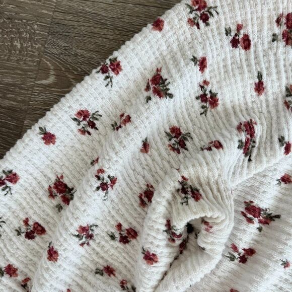 Hollister White Floral Long Sleeve Tee - Picture 7 of 15